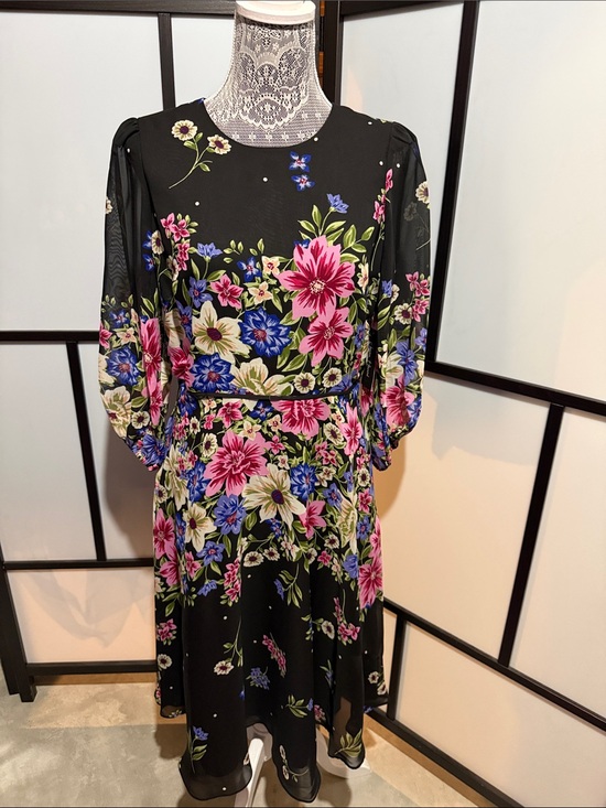 Jessica Howard Dresses & Skirts - Jessica Howard Black Floral Midi Dress with Pink & Blue Flowers